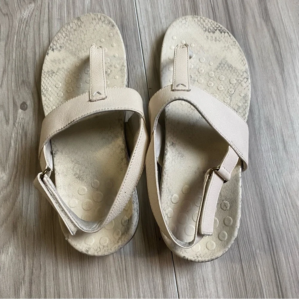 Women’s Beige Leather Toe-Post Sandals